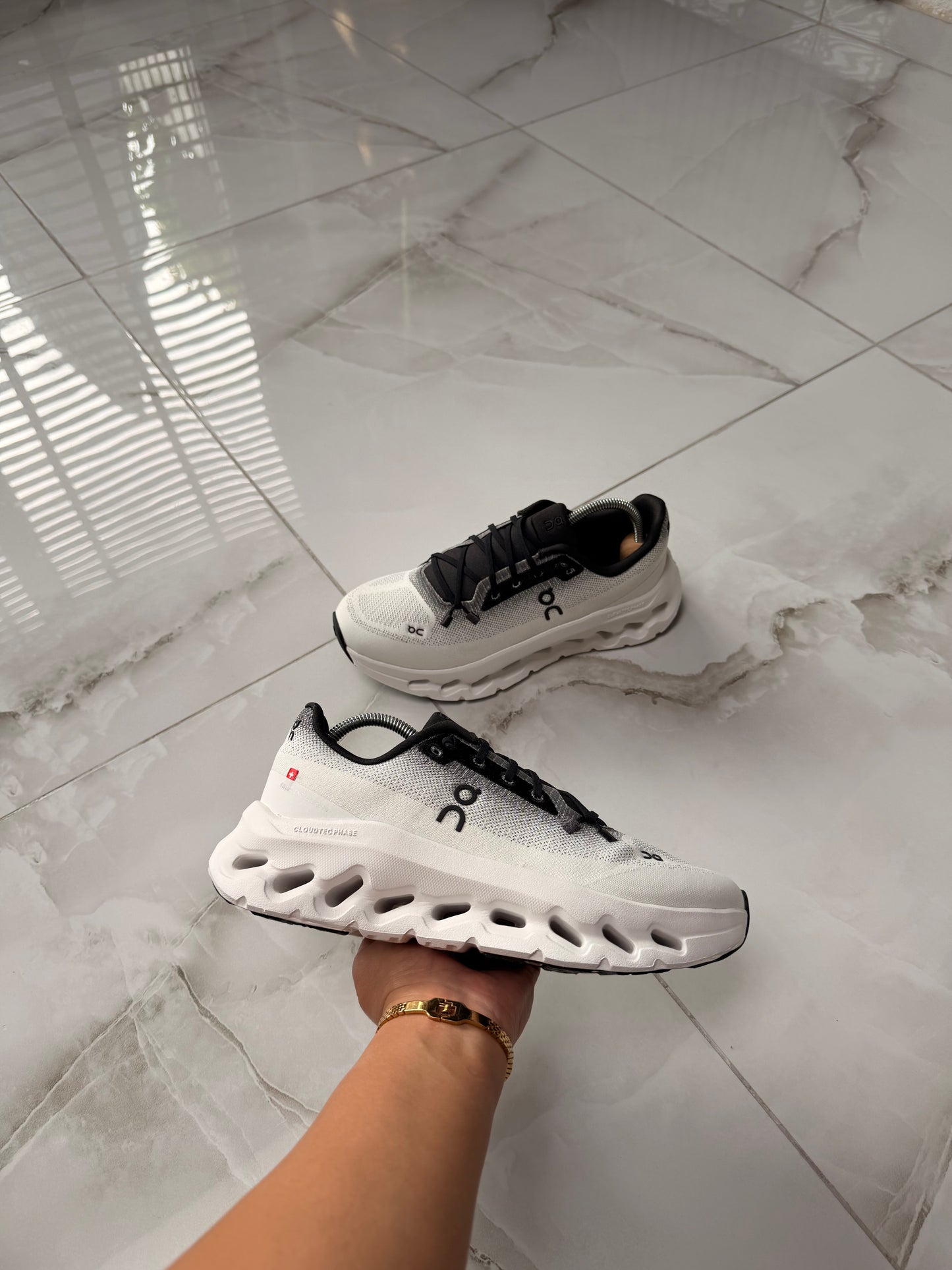 ON Cloudtilt Ivory Black