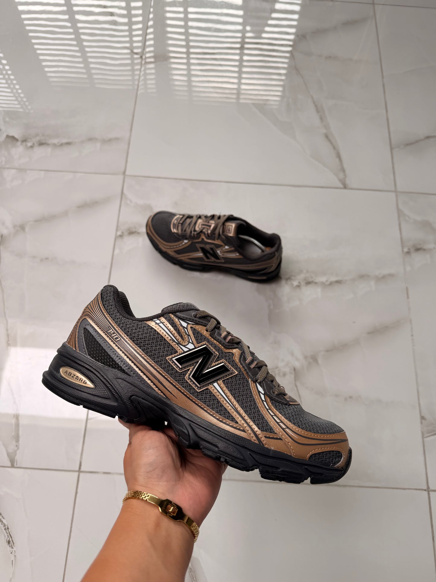 New balance 740