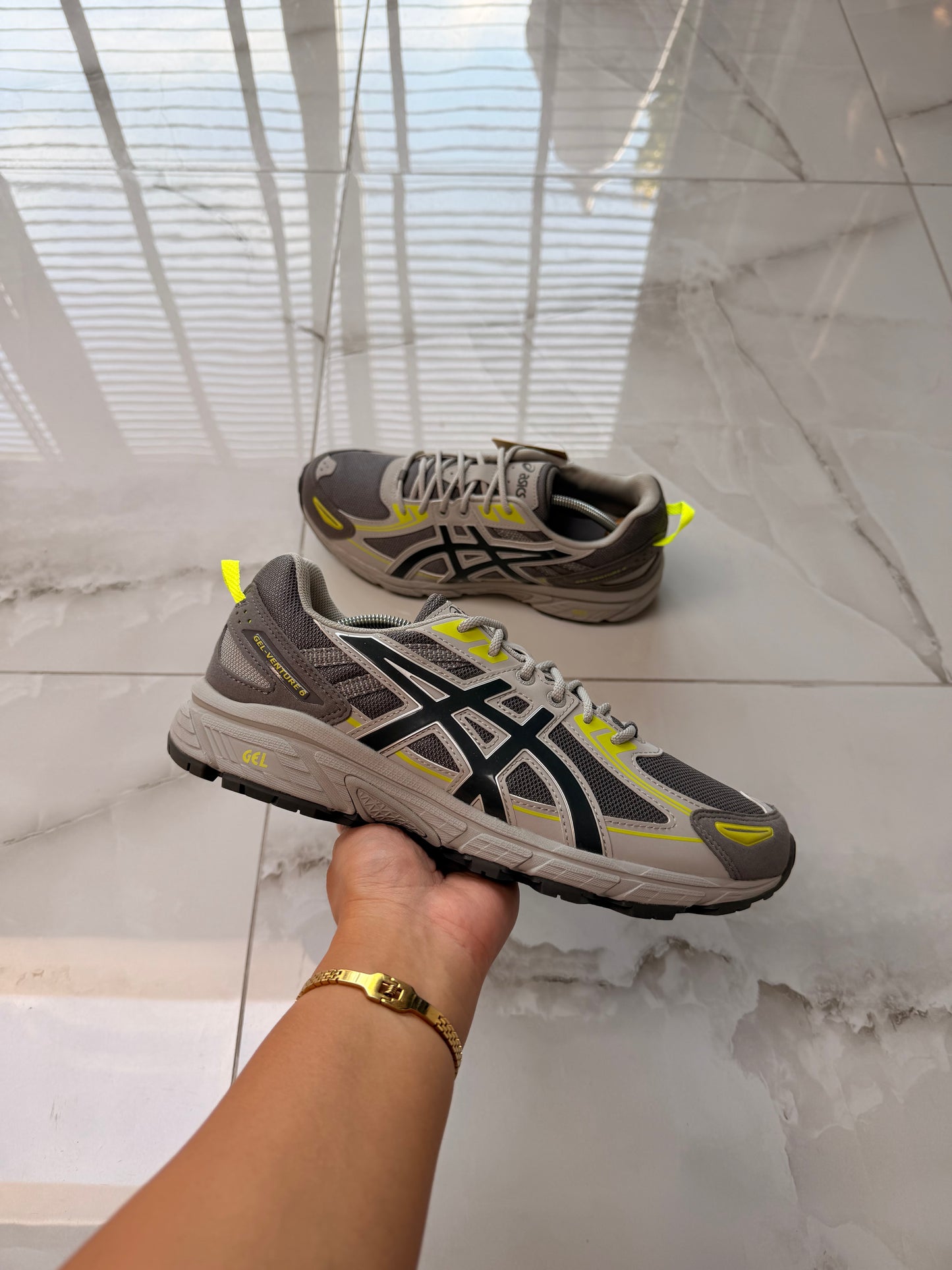 Asics Venture 6