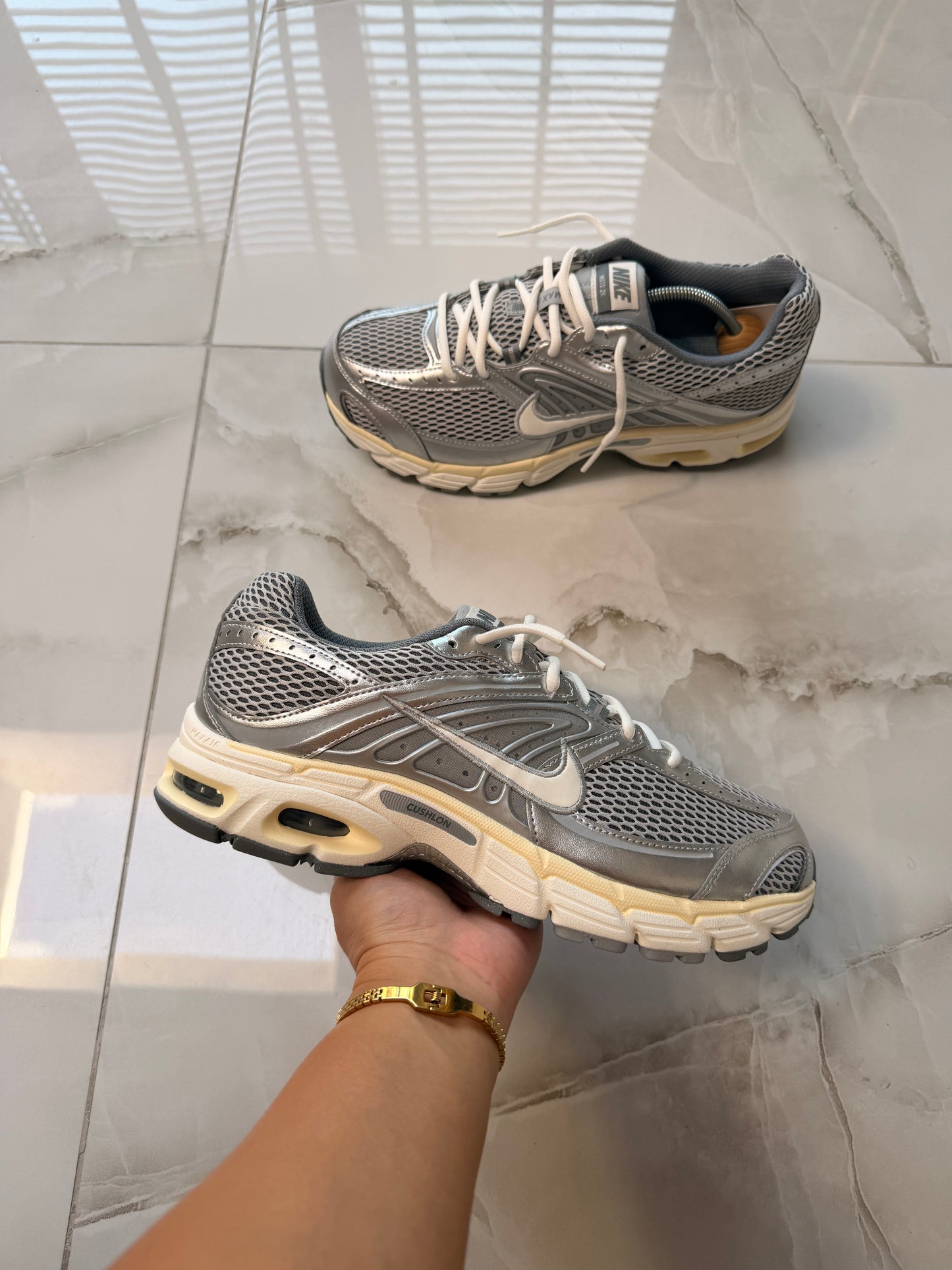 Nike Air Max Moto 2K